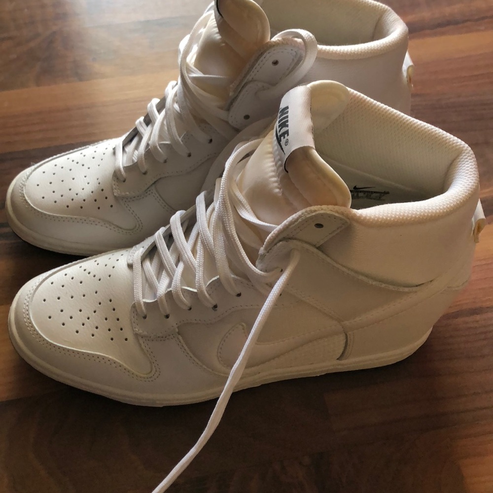 Nike Wedge Sneaker